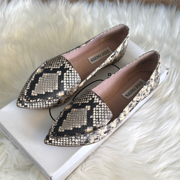Steve Madden Shoes - Steve Madden Black and Cream Snakeskin Flats